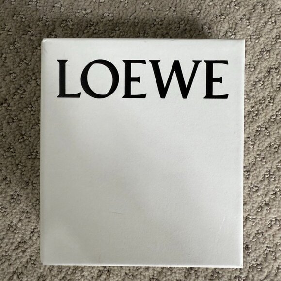 Loewe White Box Gifting Holiday Closet Organziation - Picture 1 of 6